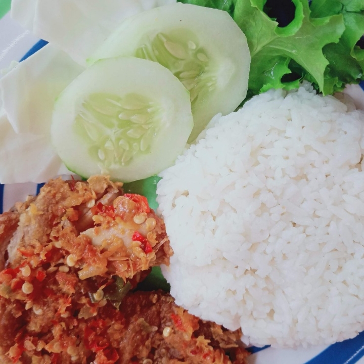 Paket Ayam Geprek Nasi Es Teh