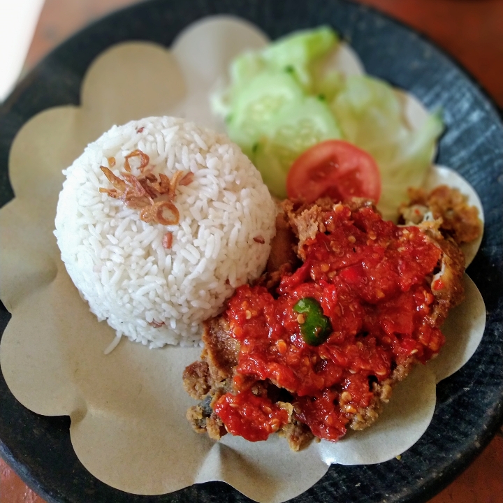 Paket Ayam Geprek Sambel Merah