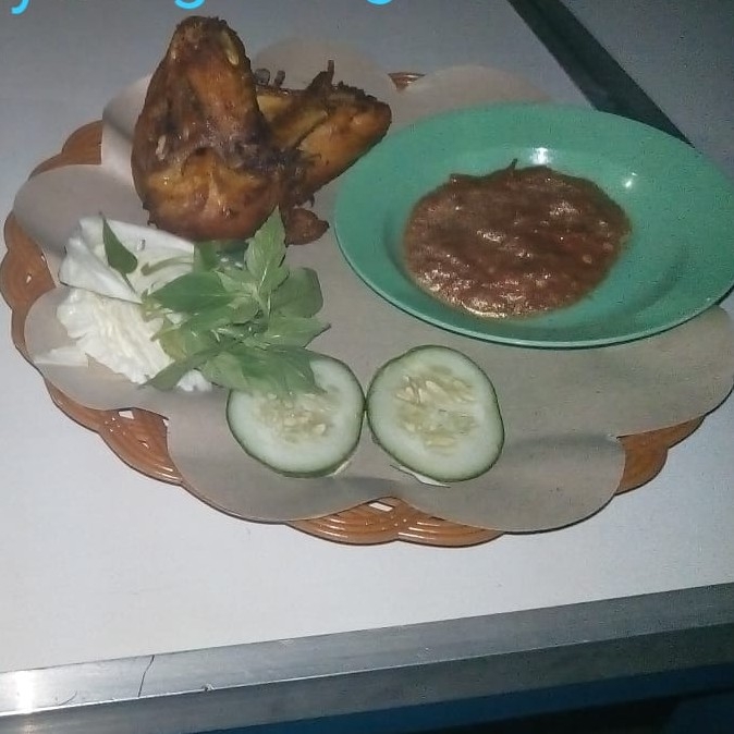 Paket Ayam Goreng Kampung