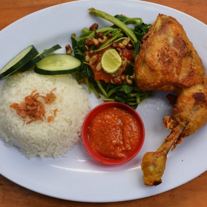 Paket Ayam Goreng Lalapan