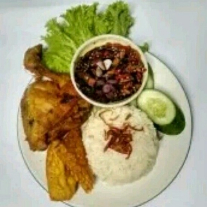 Paket Ayam Goreng Sambel Kecap 