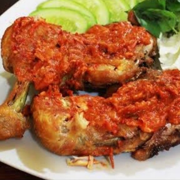 AYAM PENYET NASI ES TEH