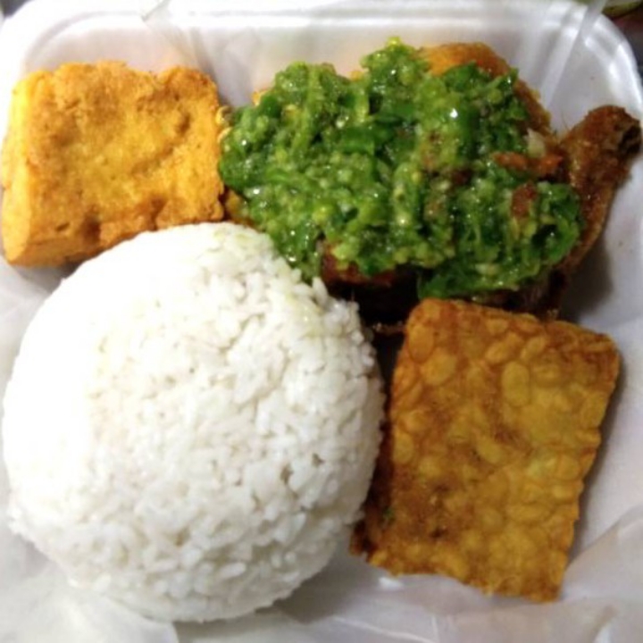 Nasi Ayam Penyet