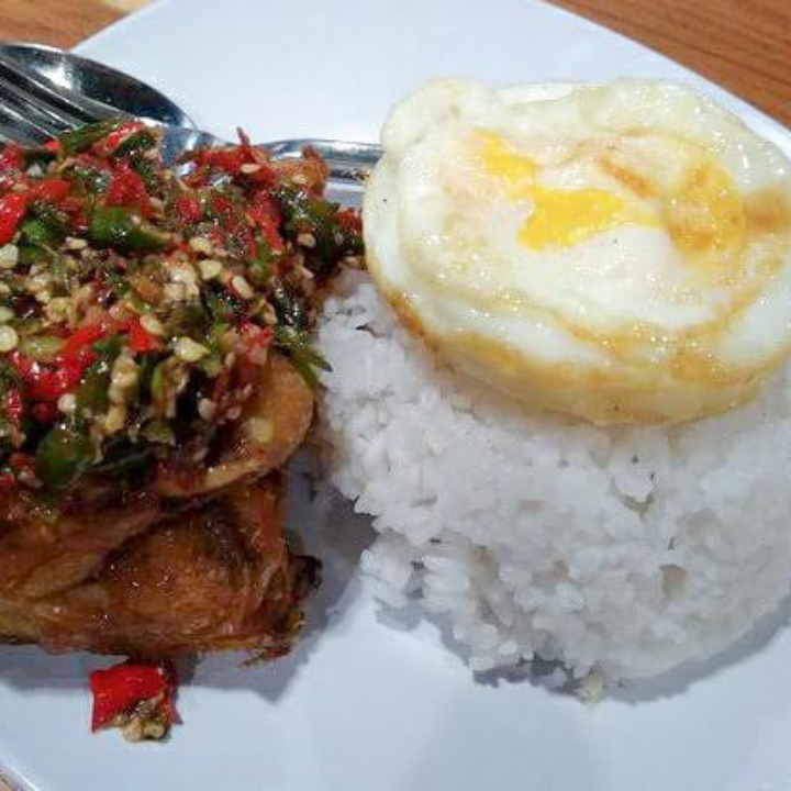 Paket Ayam Penyet Cabe Iris Dan Telor