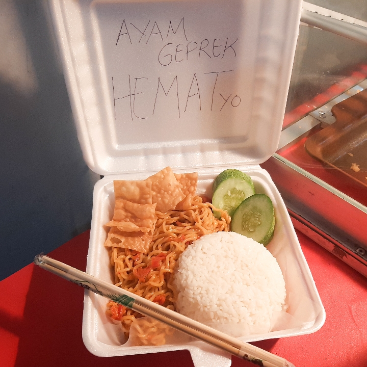 Paket Kenyang Mie Sambal GeprekDan Nasi