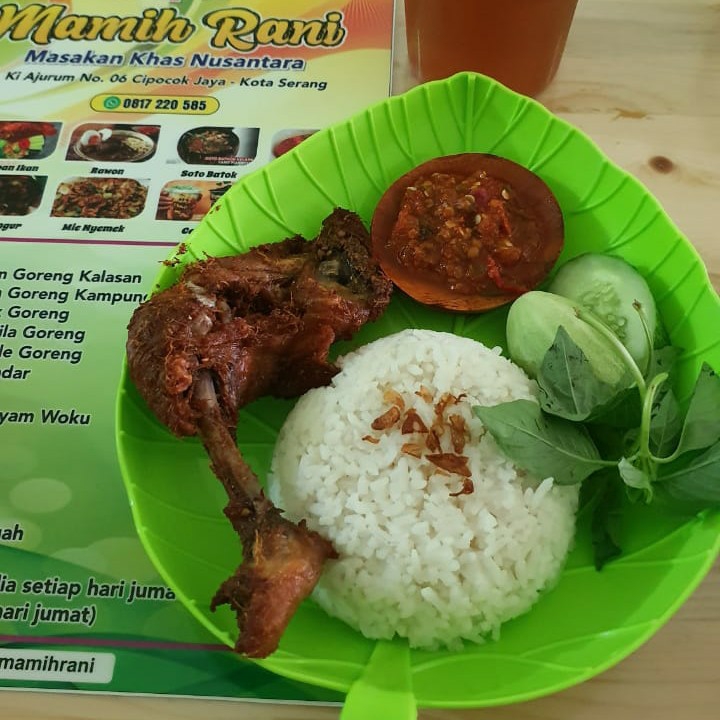 Paket Lalapan Ayam Goreng Kampung