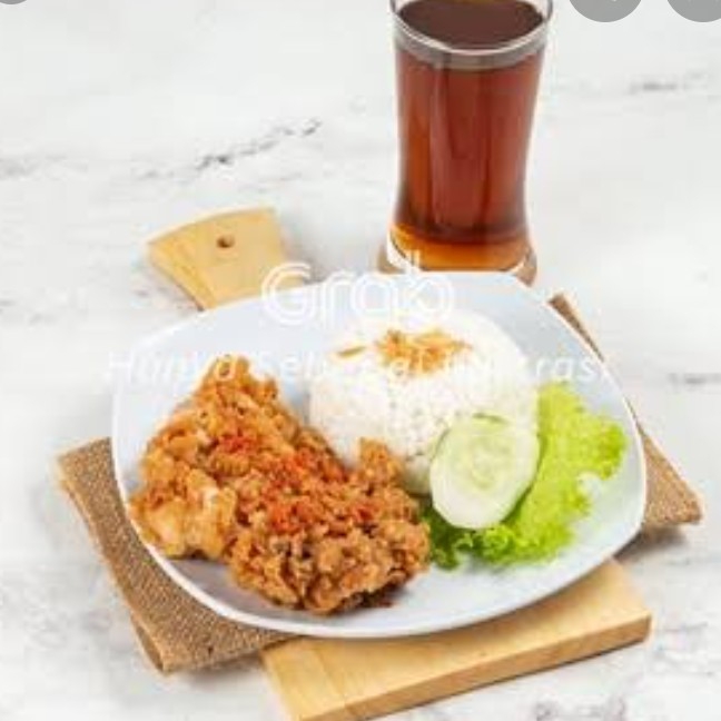 Paket Lalapan Ayam Nasi Esteh