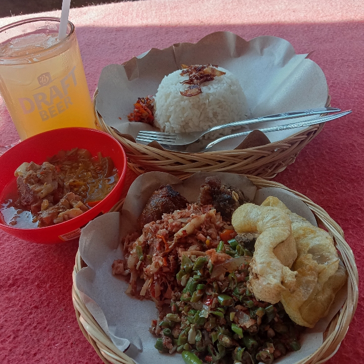 Paket Lawar Babi