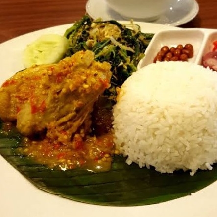 Paket Nasi Ayam Betutu