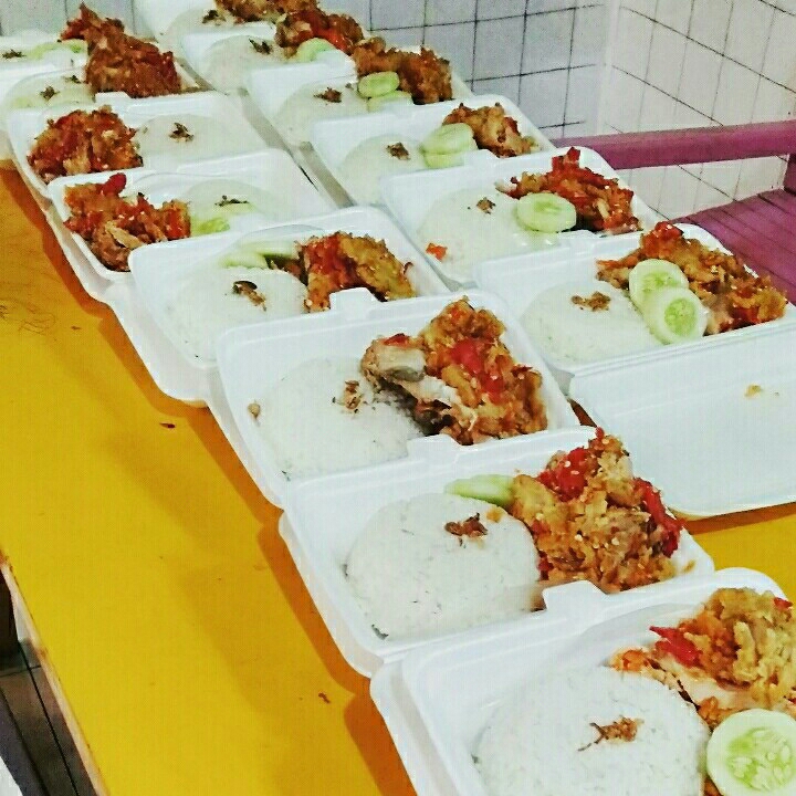 Paket Nasi Ayam Geprek