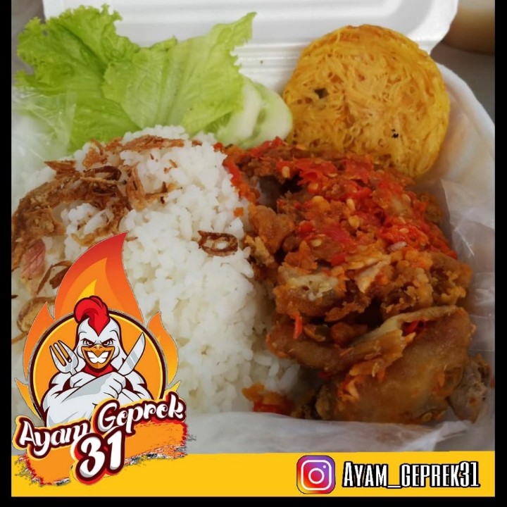 Paket Nasi Ayam Geprek Sambal Merah 2