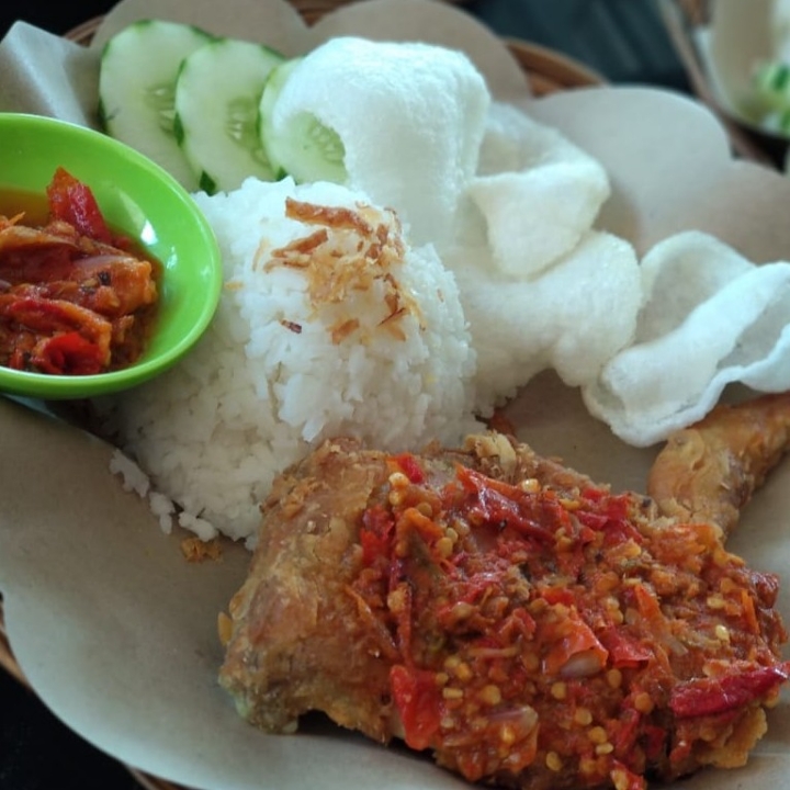 Paket Nasi Ayam Geprek Sambal Bawang 