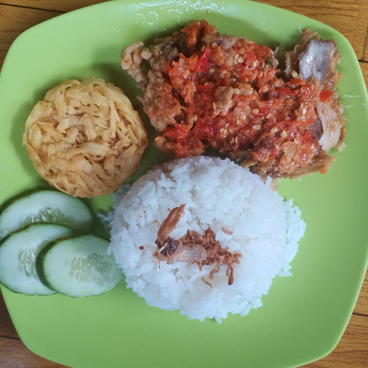 Paket Nasi Ayam Geprek Sambal Merah 3