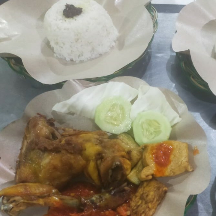 Paket Nasi Ayam Goreng 