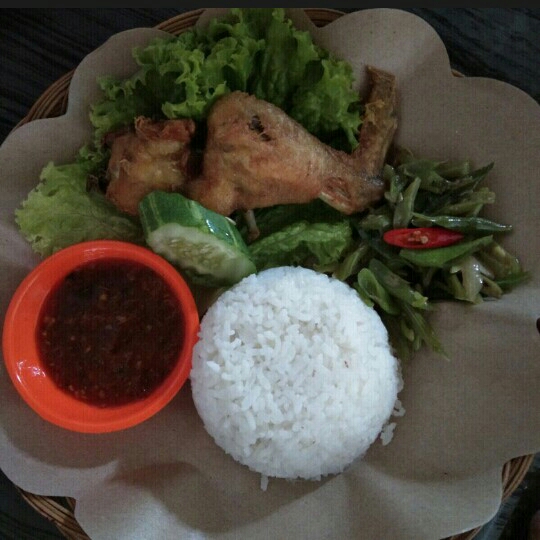 Paket Nasi Ayam Goreng