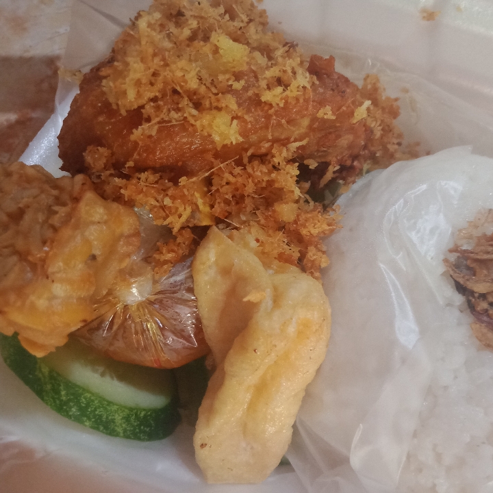 Paket Nasi Ayam Goreng Serundeng