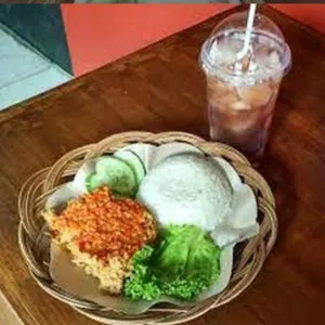 Paket Nasi Ayam Penyet Sambal Ice Tea