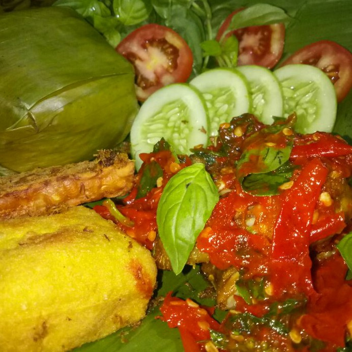 Paket Nasi Ayam Sambal Balado