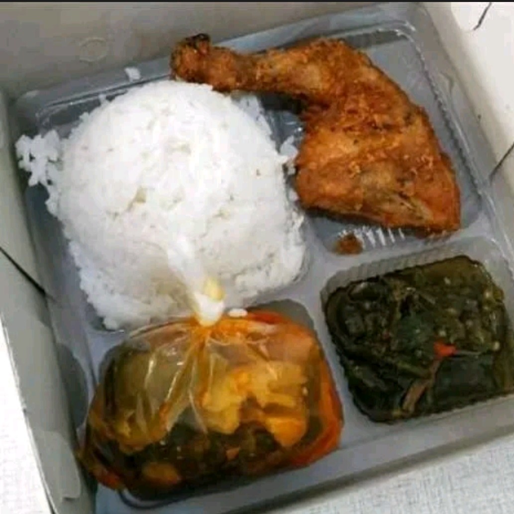 Paket Nasi Box Ayam Goreng