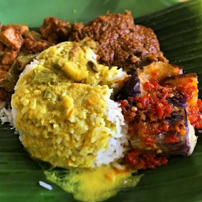 Paket Nasi Daging Rendang