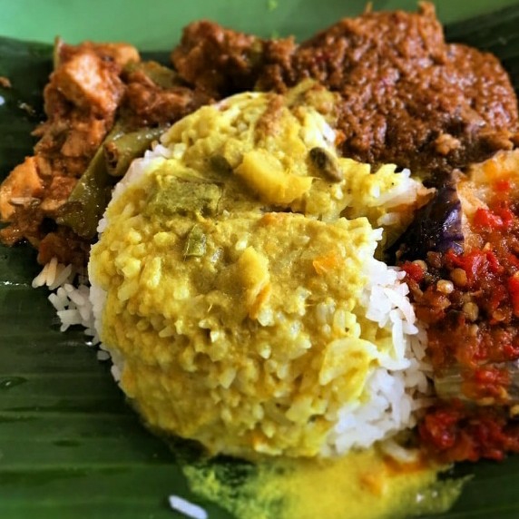 Paket Nasi Daging Rendang