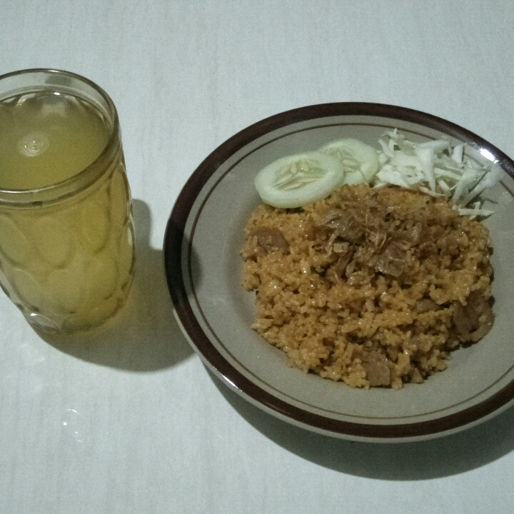 Paket Nasi Goreng Dan Es Jeruk Atau Jeruk Hangat