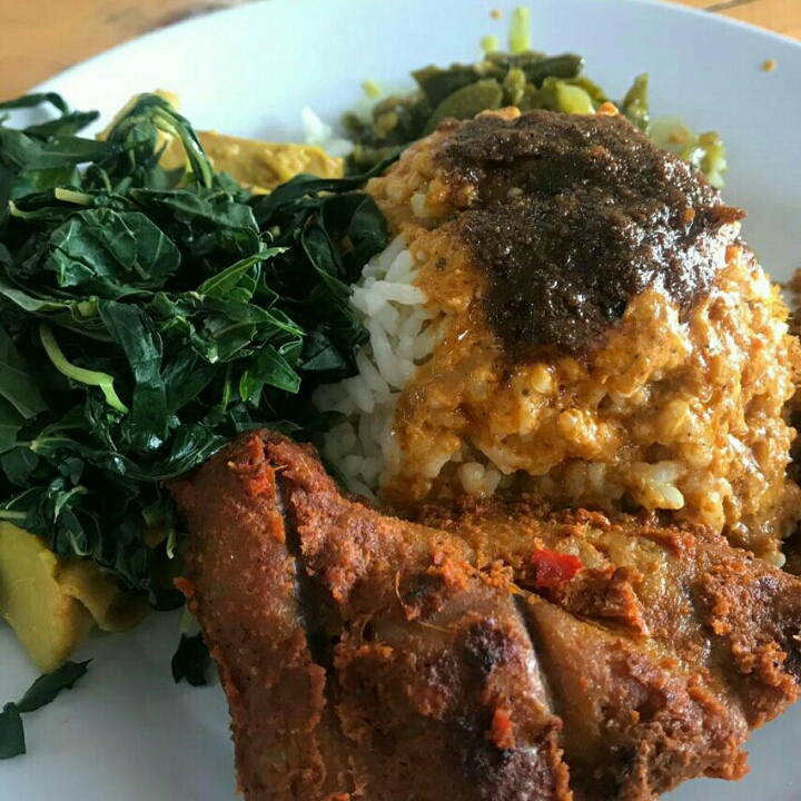 Paket Nasi Padang Ayam