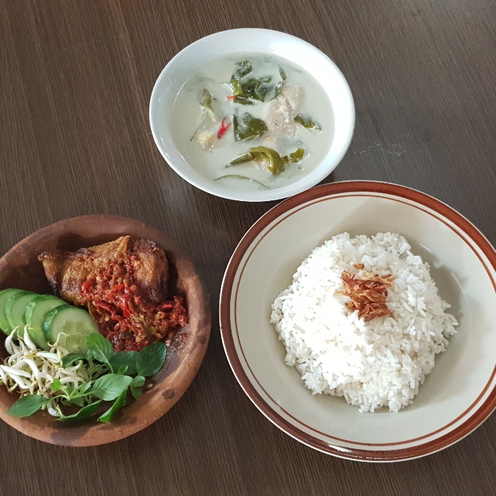 Paket Nasi Sayur Lodeh Pecak Panggang