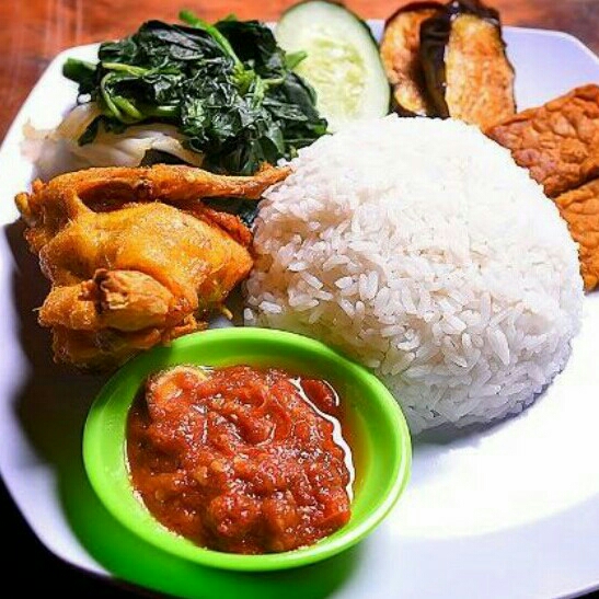 Paket Nasi Tempong Ayam - Es Teh