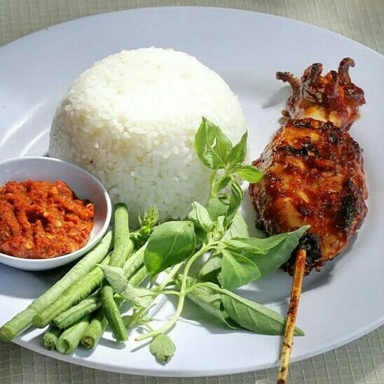 Paketan Nasi Cumi Bakar