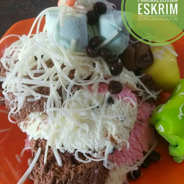 Pancake Durian Eskrim