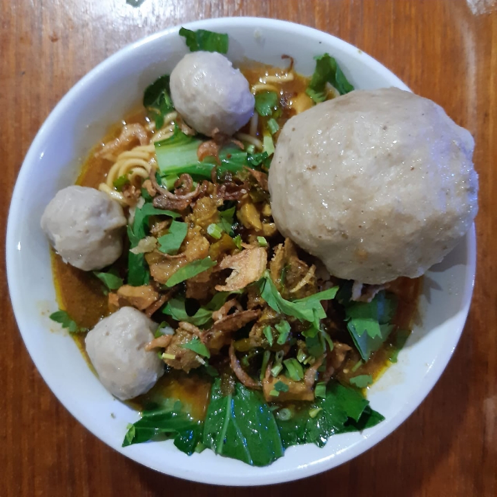 Pangsit Ayam Plus Bakso Telor