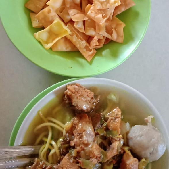 Pangsit bakso