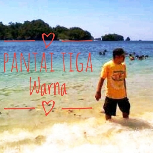 Pantai 3 Warna