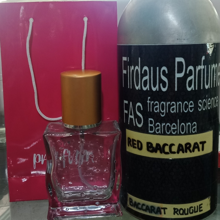 Parfume red baccarat