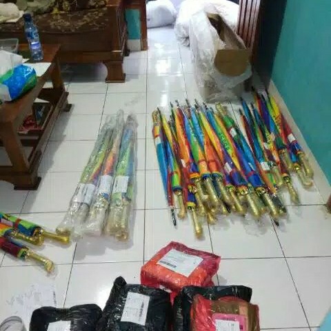 Payung Jumbo Pelangi  4