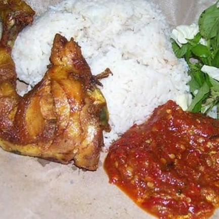 Pecel Ayam Dan Nasi 