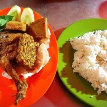 Pecel Ayam Dan Nasi