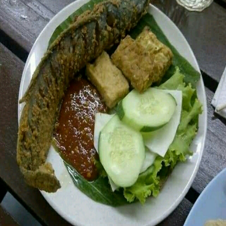 Pecel Lele