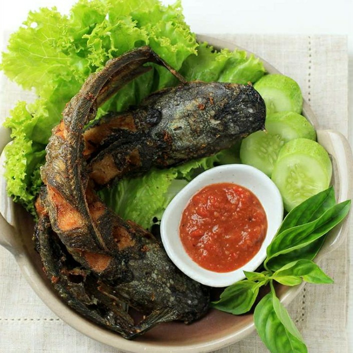 Pecel Lele Dan Ayam Goreng 