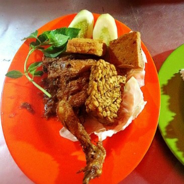 Pecel Lele Dan Ayam Goreng  2