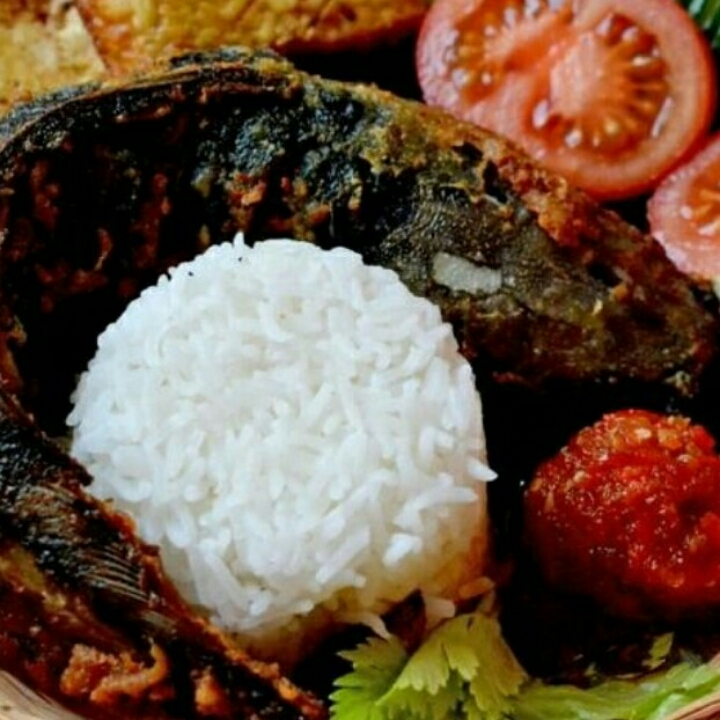 Pecel Lele Nasi Putih