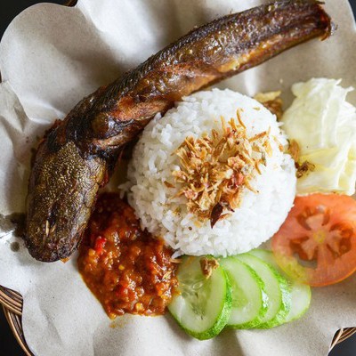 Pecel Lele nasi Putih