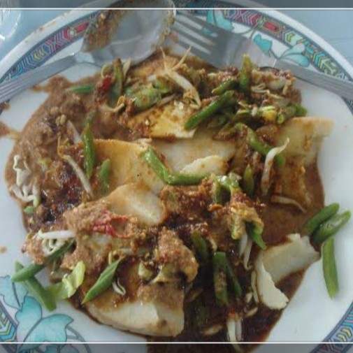 Pecel Lontong