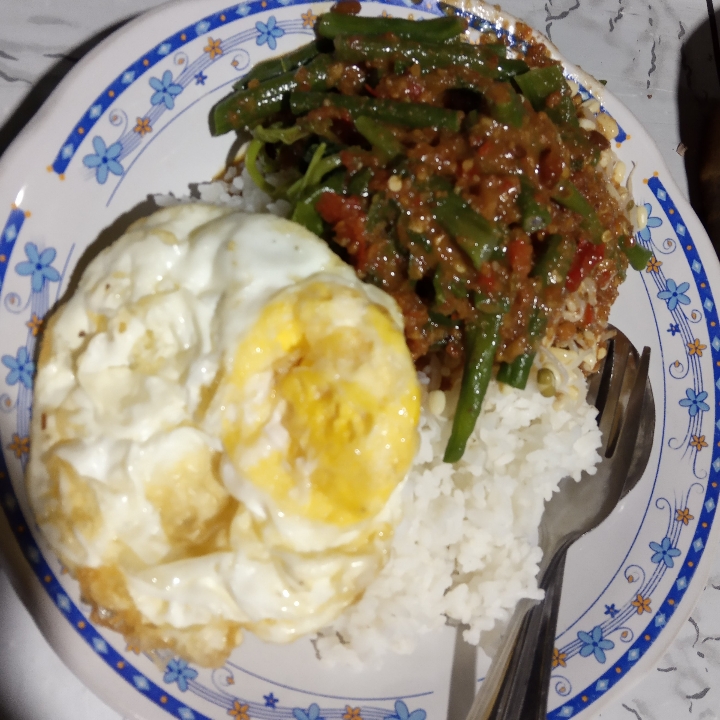 Pecel Telur