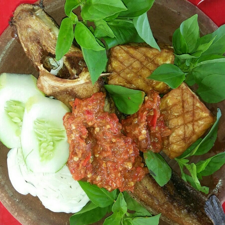 Pecel lele 