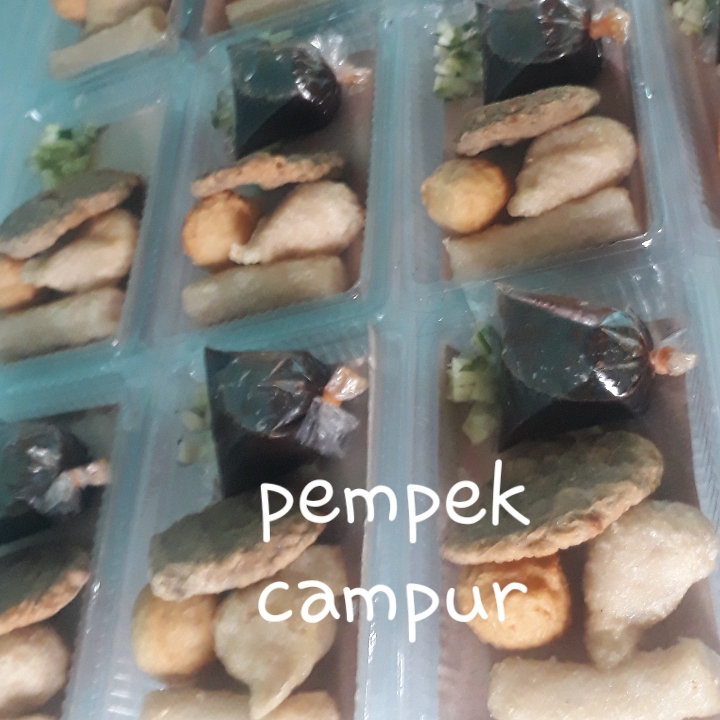 Pempek Campur