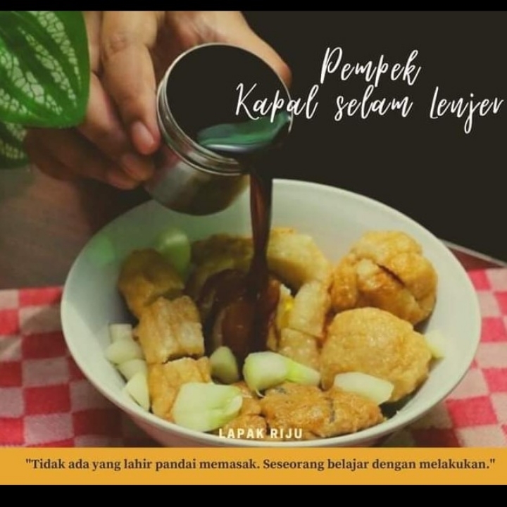 Pempek Kapal Selam Lenjer