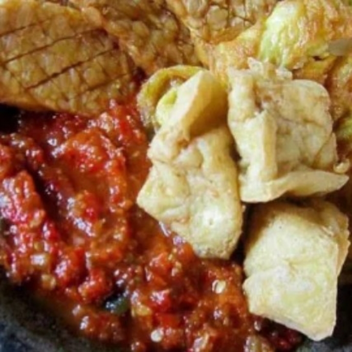 Penyetan Tahu Tempe Telor