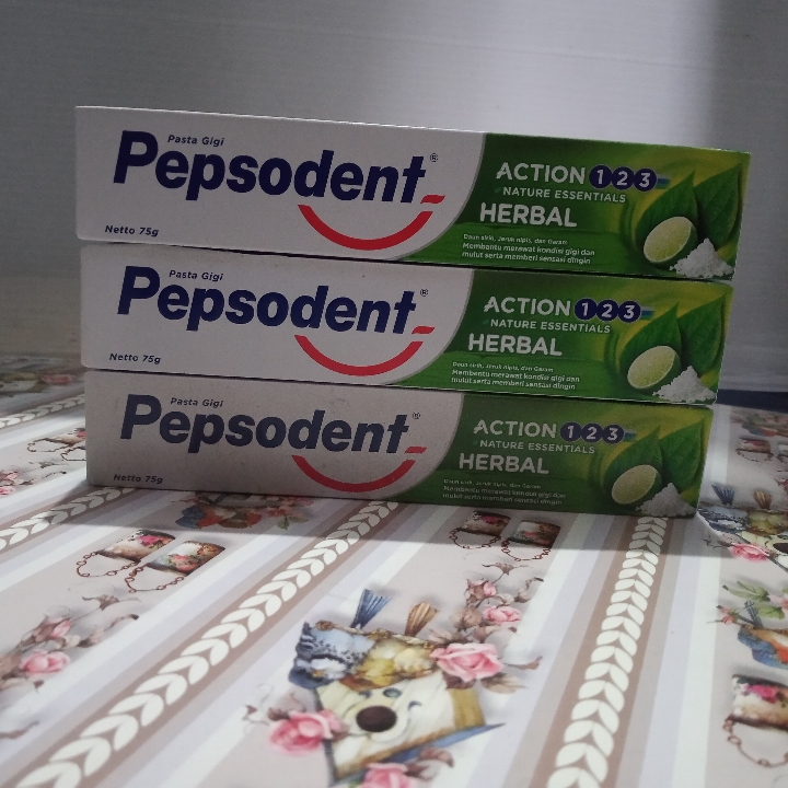 Pepsodent Herbal